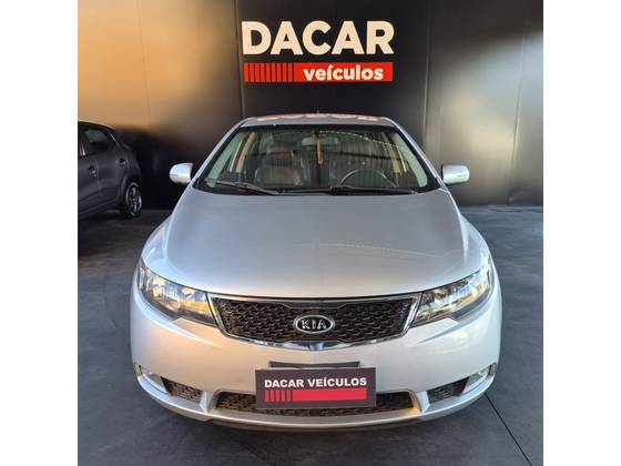 KIA CERATO 1.6 EX3 SEDAN 16V GASOLINA 4P AUTOMÁTICO KIA CERATO 1.6 EX3 SEDAN 16V GASOLINA 4P AUTOMÁTICO